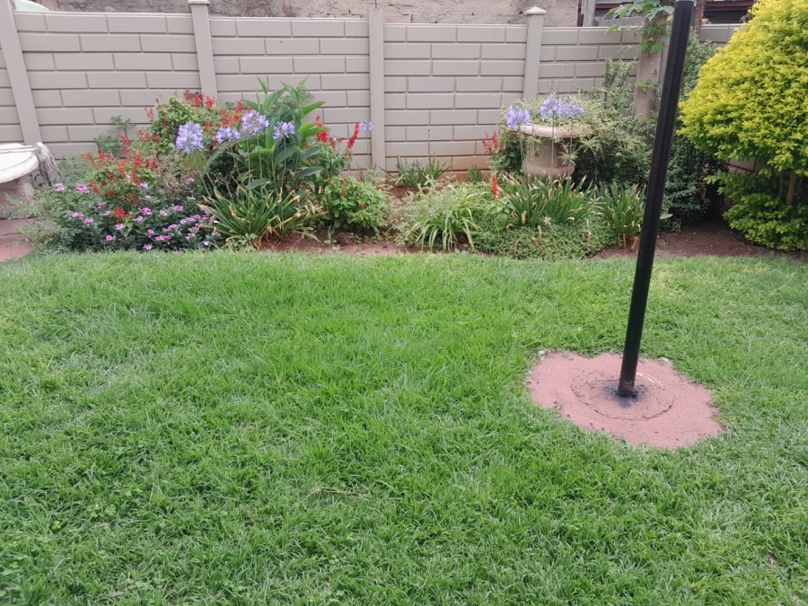 3 Bedroom Property for Sale in Geelhoutpark North West